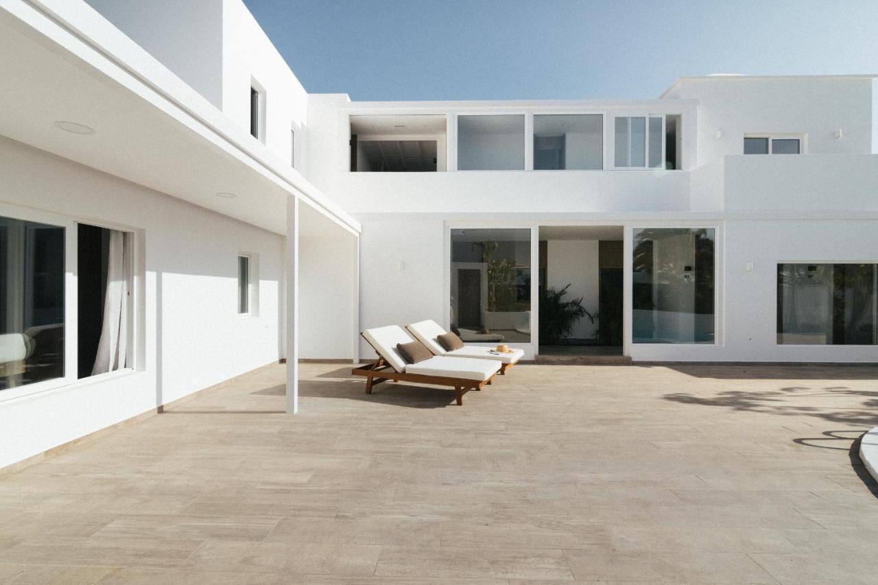 Alava Suites Costa Teguise Exteriör bild